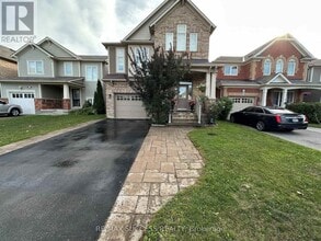 Building Photo - 916 Minchin Way