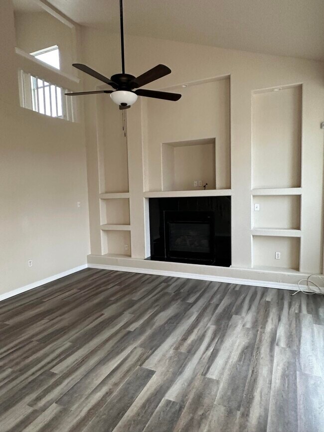 Foto del edificio - 760 Desert Ash Dr