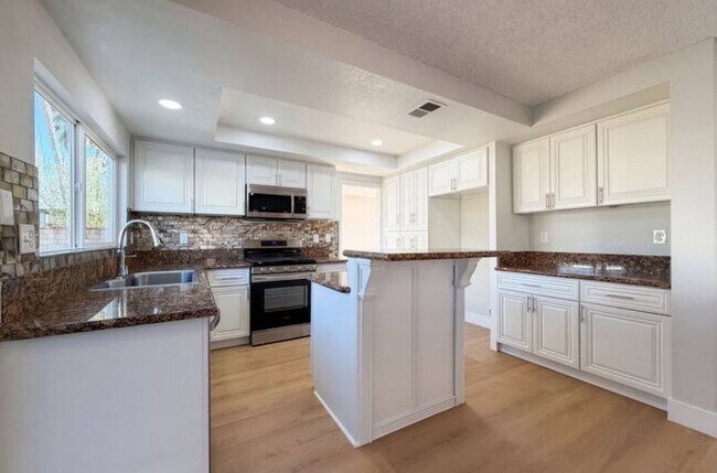 Foto del edificio - 37740 Duffel St