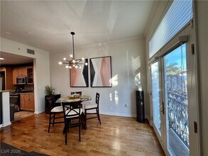 Building Photo - 2260 Village Walk Dr