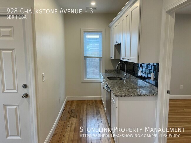 Building Photo - 928 Chalkstone Avenue