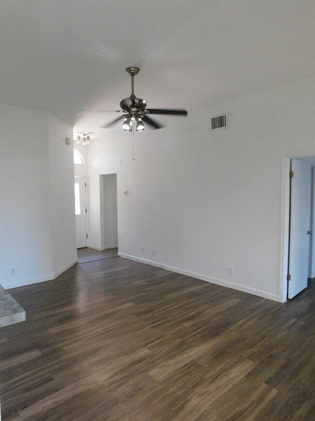 Building Photo - 1104 Winecup Ct