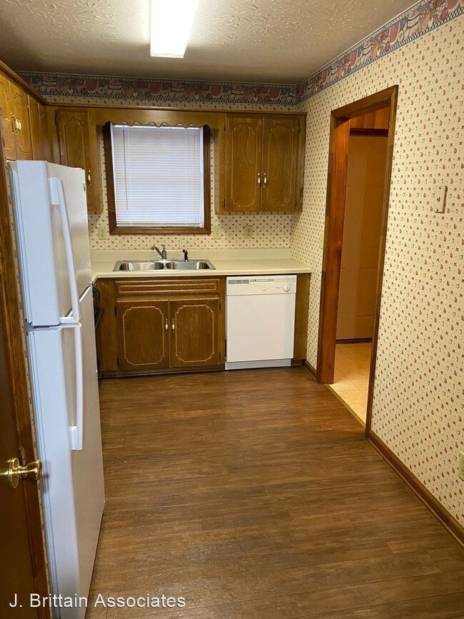 Building Photo - 2 br, 1.5 bath House - 523 D Gadsden Road, NW