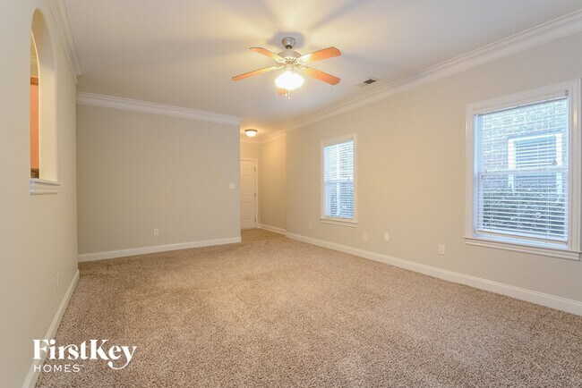 Building Photo - 230 Vineyard Ln