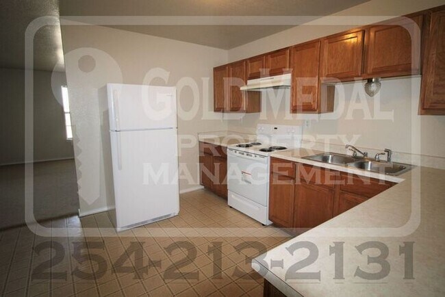 Building Photo - 3304 Barcelona Unit B Killeen 76542