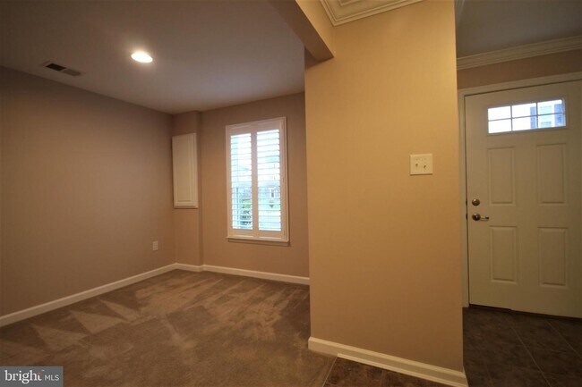 Building Photo - 202 Compass Dr