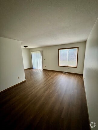 Building Photo - 223 Spooner Rd