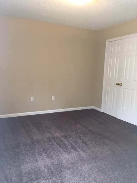 Building Photo - 100 Cameron Ct