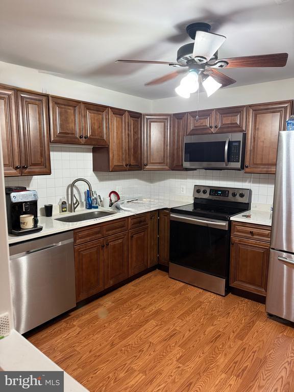 Foto del edificio - 8216 Catbird Cir