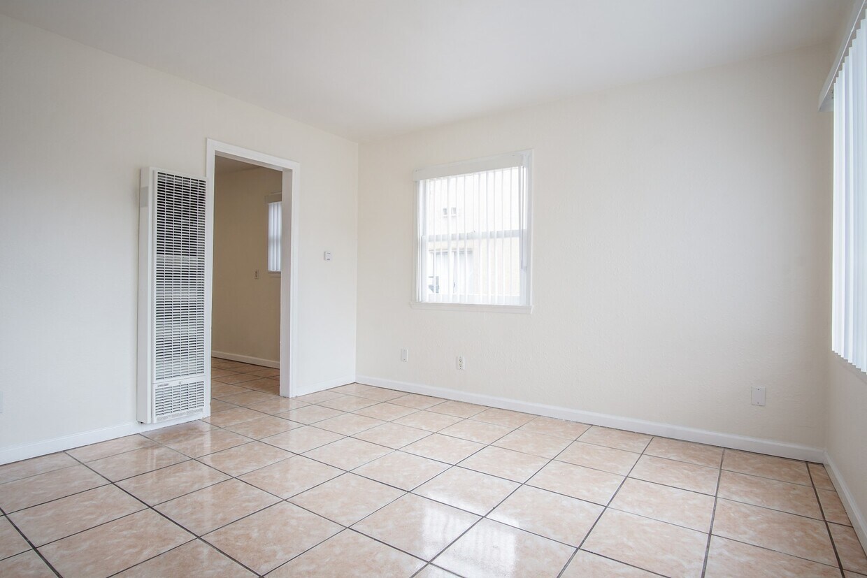 Foto principal - City Heights: Spacious 1bd/1ba House - Sin...