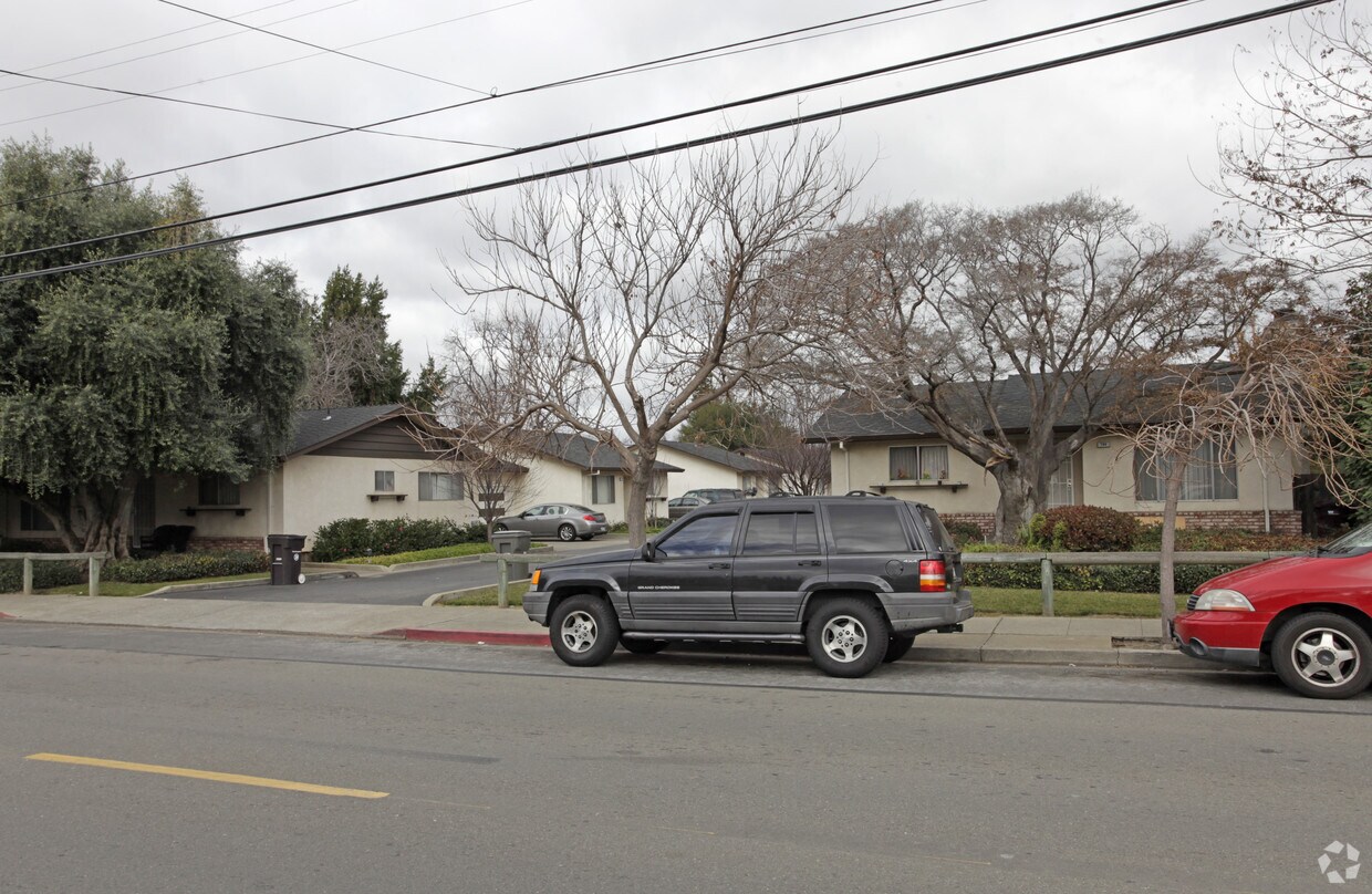 Foto del edificio - 798 Blossom Way