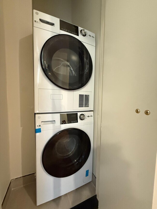 Foto del edificio - Nice room in a good neighborhood