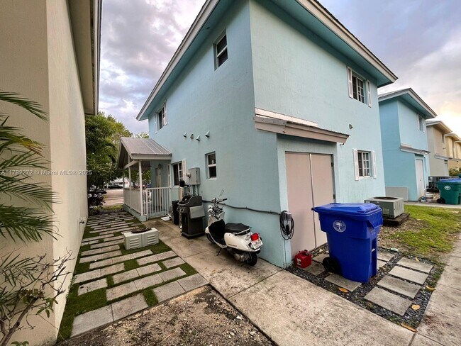Foto del edificio - 325 NW 19th Ln