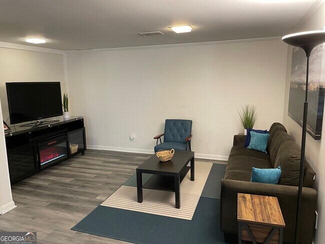 Foto del edificio - 767 Smithstone Rd SE