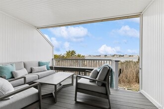 Building Photo - 274 Dune Rd