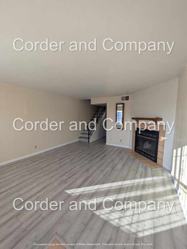 Building Photo - Cute 2 bedroom Condo