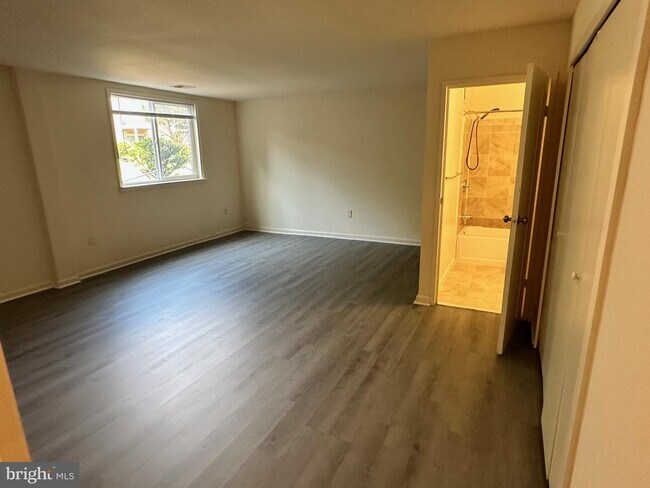 Foto del edificio - 4532 Conwell Dr