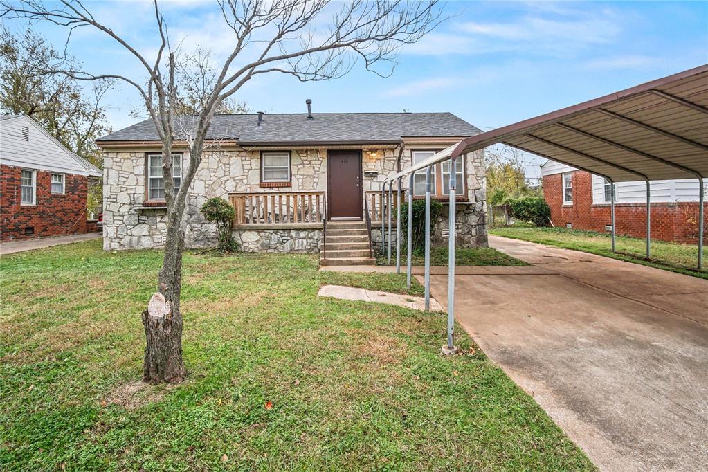 Primary Photo - 414 E Showalter Dr