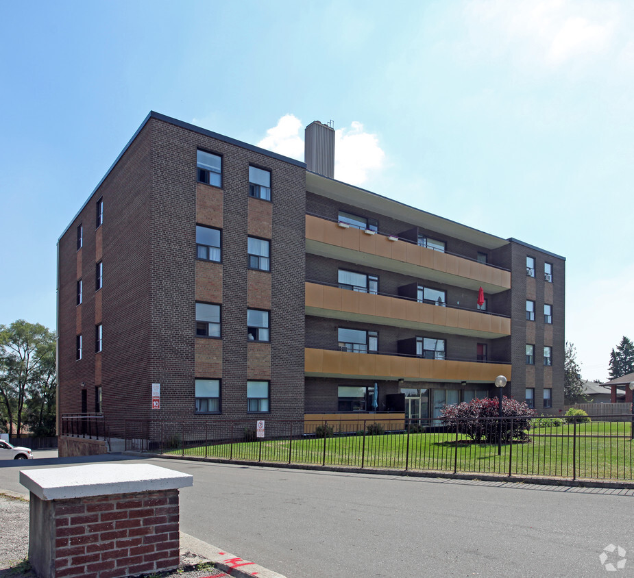 Photo du bâtiment - 2237 Birchmount Rd