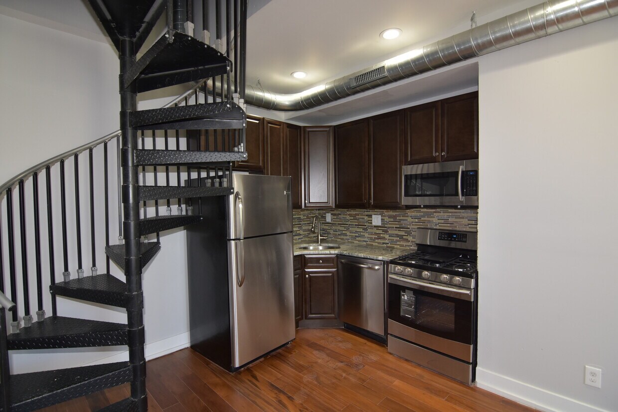 Foto principal - 1235 E Columbia Ave