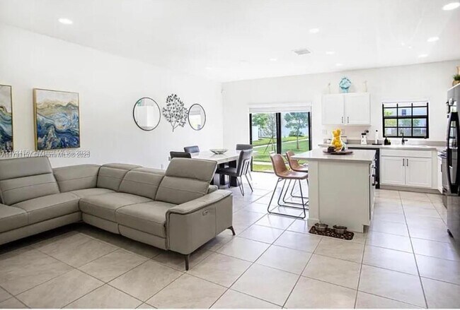 Foto del edificio - 757 SW 11th St