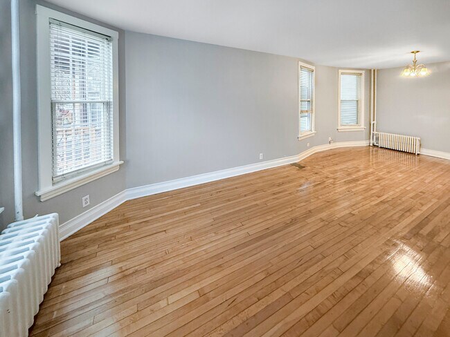 Foto del edificio - 2340 N Tripp Ave