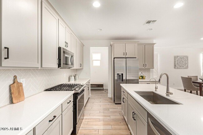 Foto del edificio - 17859 W Indigo Brush Rd
