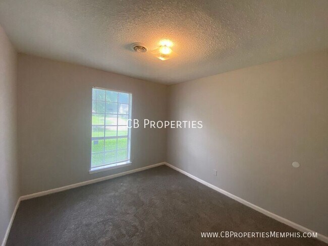 Foto del edificio - 5373 Sputnik Dr