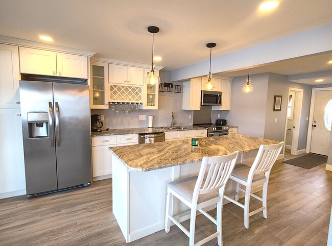 Building Photo - 24 Logan St