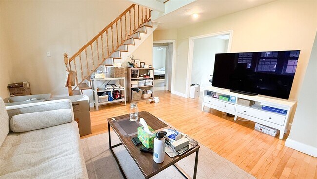 Foto del edificio - 21 Hammond Pond Pkwy
