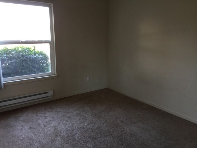 Building Photo - 1085 Murrieta Blvd