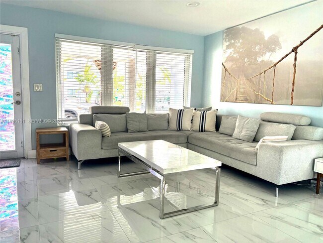 Foto del edificio - 5770 NE 18th Ave