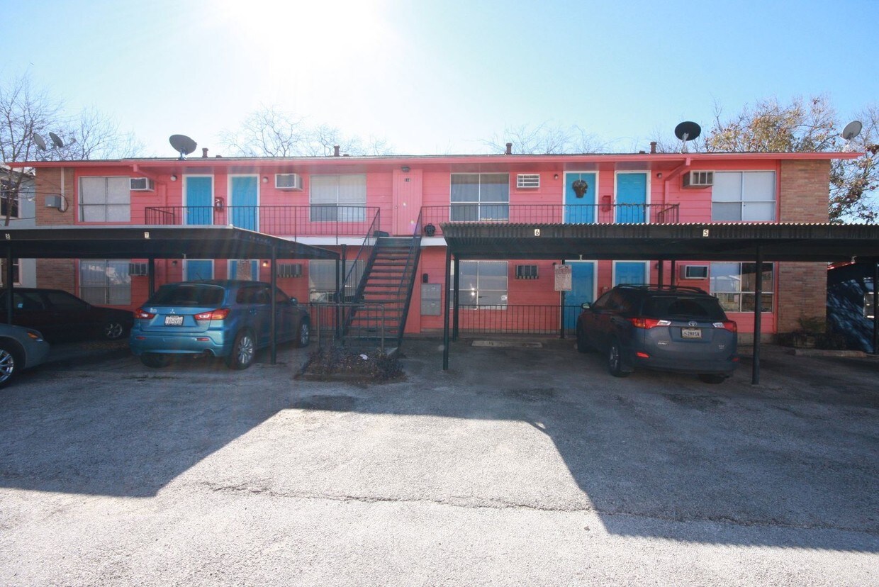 Building Photo - 114 Andrews St