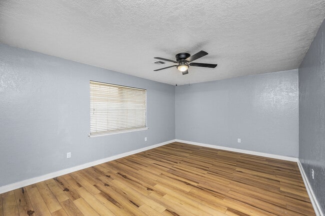 Building Photo - 412 NW 69th St