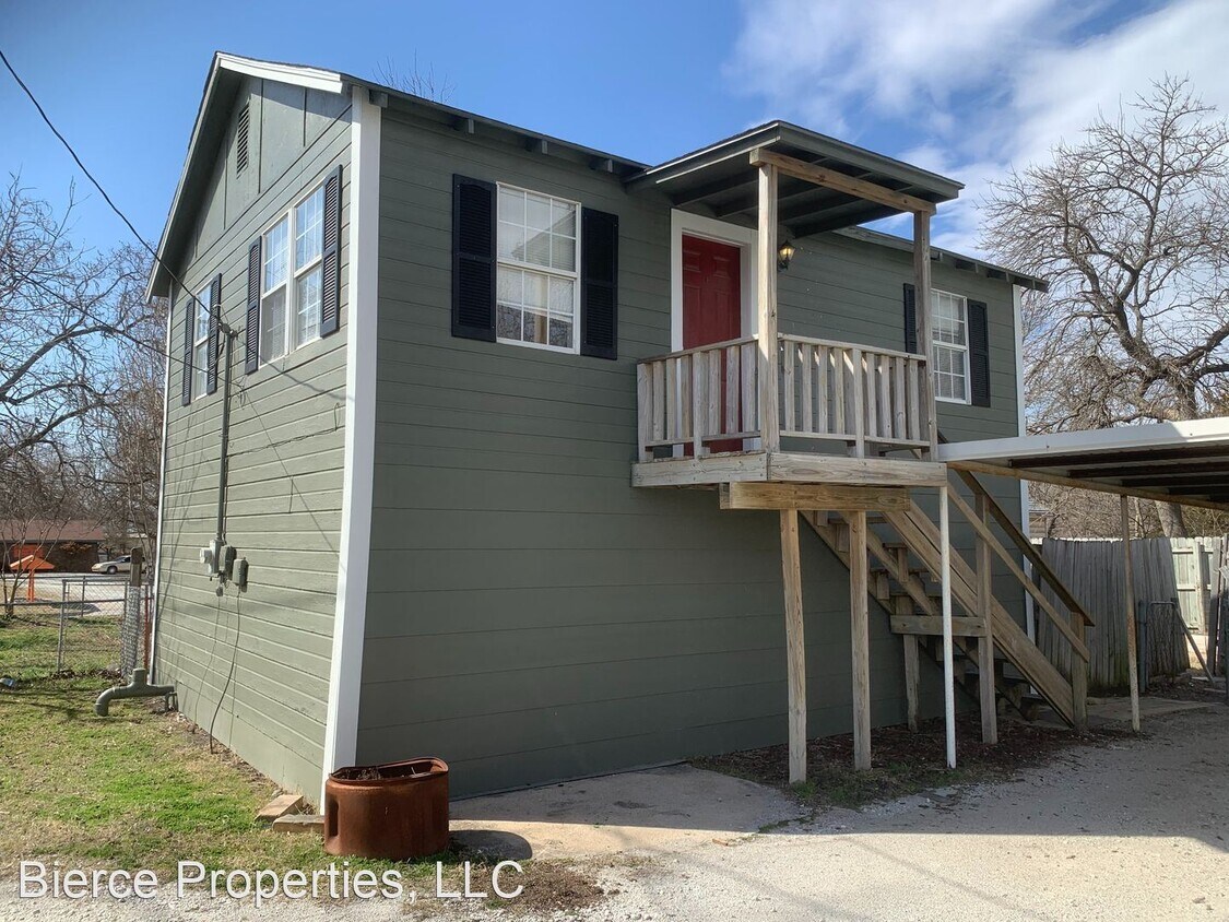 Primary Photo - 1 br, 1 bath House - 425 1/2 W. 10th