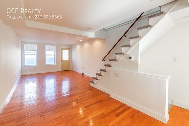 Building Photo - Two Bed East Passyunk Townhouse