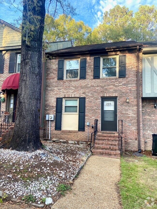Building Photo - 205 Old Rocky Ridge Ln