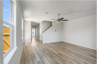 Building Photo - 27935 Western Crk Ct