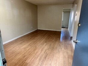 Building Photo - 646 Admirals Rd