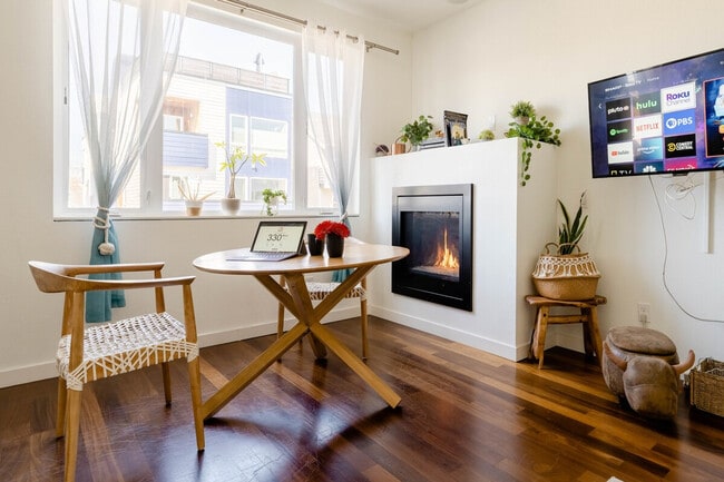 Foto del edificio - 3066 63rd Ave SW