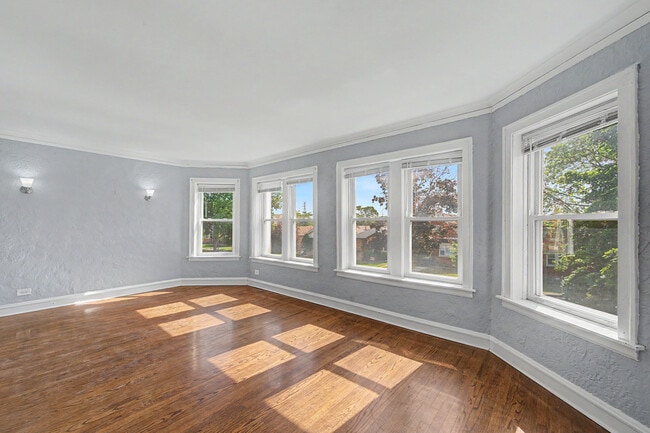 Building Photo - 10724 S Ave C