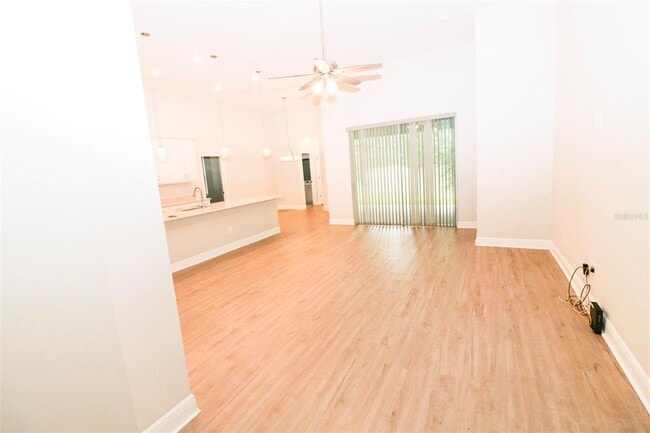 Foto del edificio - 27065 Sora Blvd
