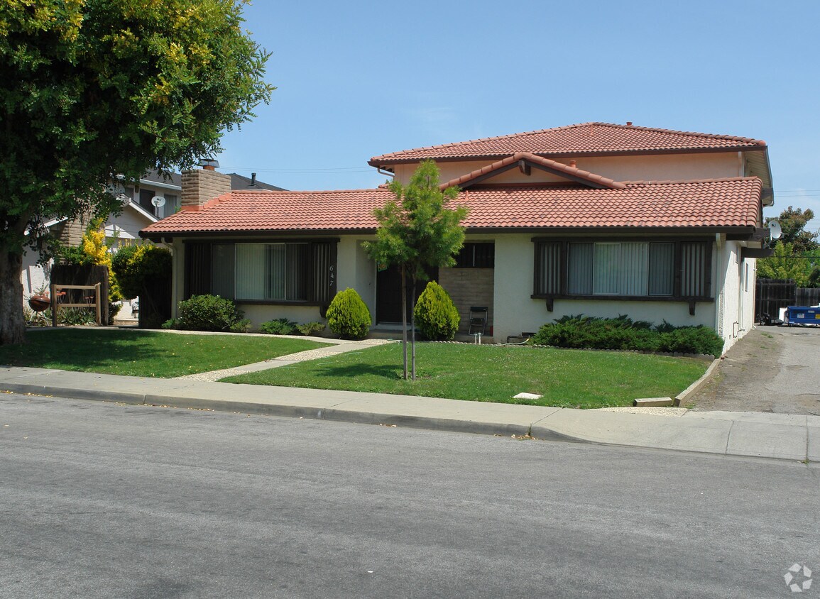 Primary Photo - 647 Olive Ave
