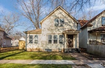 Building Photo - 1217 Reaney Ave E