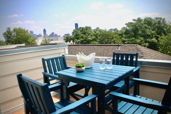 Foto del edificio - 1115 Kinney Ave