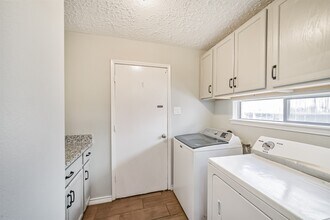 Building Photo - 22203 Fincastle Dr