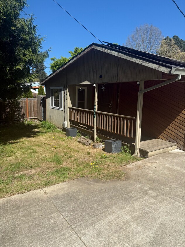 Building Photo - 8524 SE 28th Ave