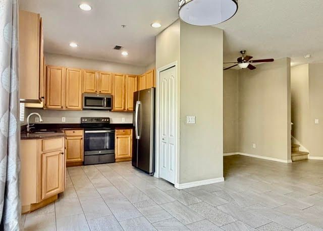 Foto del edificio - 709 Fortanini Cir