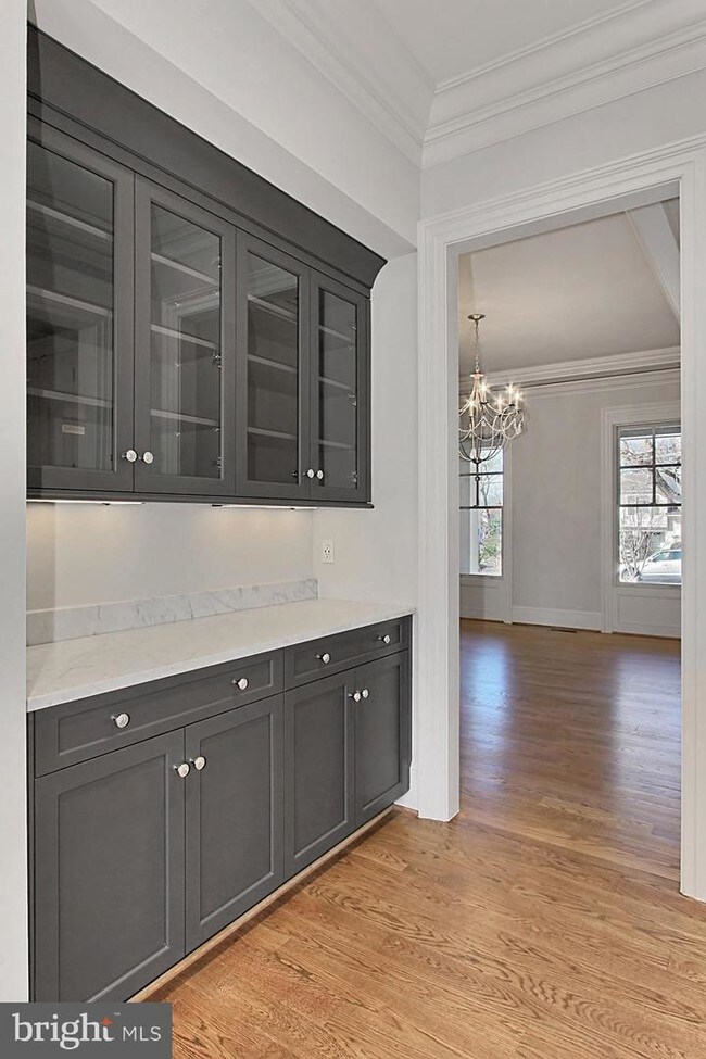 Foto del edificio - 1123 Guilford Ct