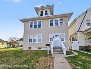 Building Photo - 852 N Rebecca Ave